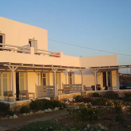 מלון דירות Makares 4*