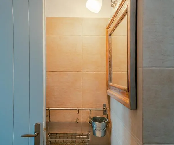 Makares Aparthotel 4*