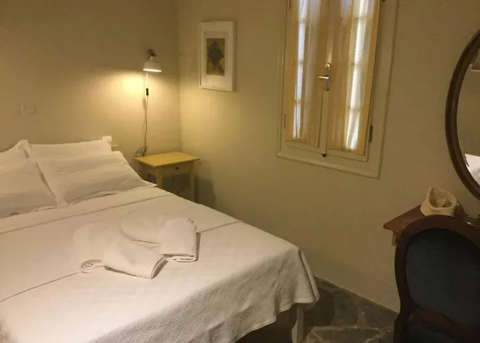 Makares Aparthotel 4*