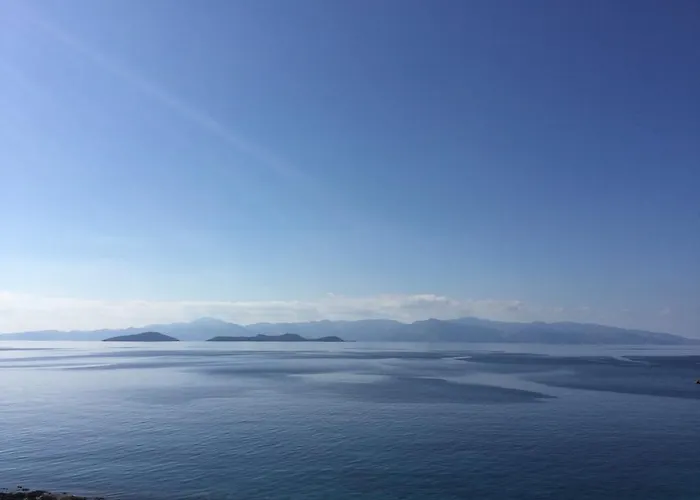 Makares Aparthotel 4*