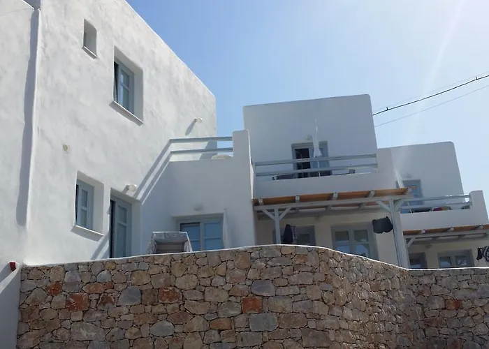 Makares Aparthotel 4*